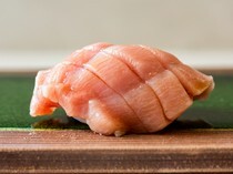 Sushi Oishi_Fatty Tuna - You will admire the magnificence and deliciousness of the tuna.