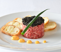 BENJAMIN STEAK HOUSE ROPPONGI_Kuroge Wagyu Beef Tartare with Caviar - A specialty dish featuring Black Japanese Wagyu beef and caviar.