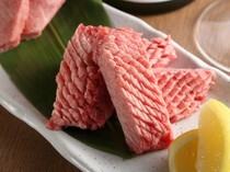 Itamae Yakiniku Ikko Sennichimae Branch_Prime Salted Thick-Cut Gyutan (beef tongue) - Proud of its freshness! Satisfying item.
