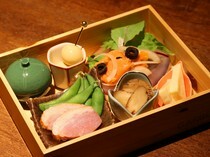 SUNTORY WHISKY BOTTLE BAR Sapporo BAR GARBO_






Assorted Smoked Food - Make the night's drink even more special.