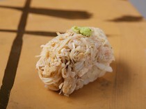 Stand-up Sushi Sushikawa_Hairy Crab / Kasumi Crab / Helmet Crab - a popular menu item that lets one fully enjoy seasonal taste sensations and the flavors of the ingredients