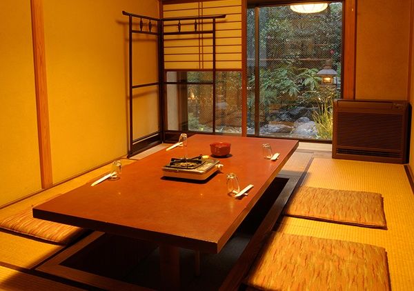 Gather around the hori-kotatsu in true Japanese style to explore seasonal dishes and sake.