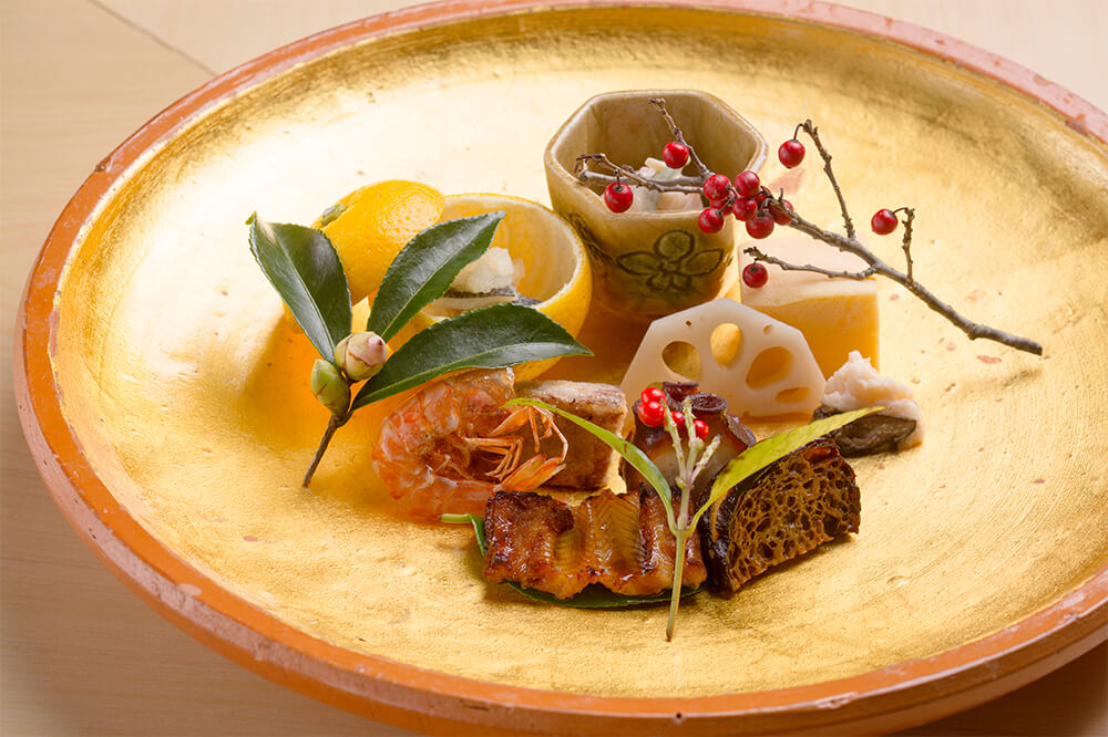 A Kaiseki Artist Portraying Scenery of Hometown Shiga