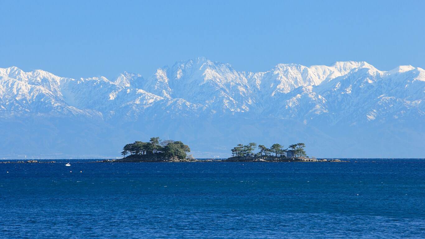 With blessings from the ocean and mountains and alcohol - Voyage for Toyama  Gastronomy Vol.1