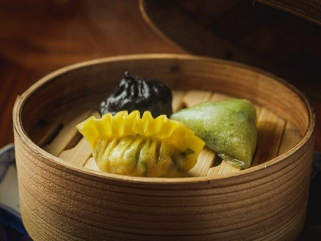 Delicious food in many dishes, each with small portions. Evolution of Cantonese Cuisine