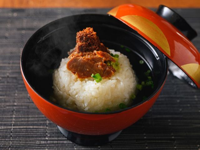 A Japanese restaurant where one can enjoy dishes made with ingredients from Hokuriku and local sake