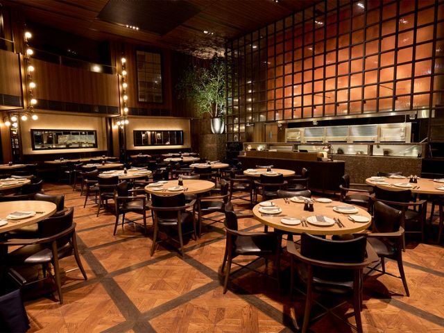 A luxurious Tokyo restaurant where one can enjoy exquisite steak