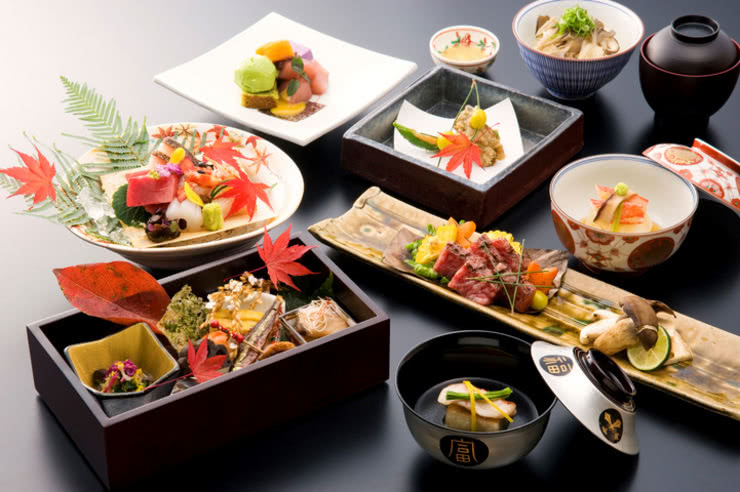 I. Introduction to Kaiseki: The Art of Japanese Fine Dining