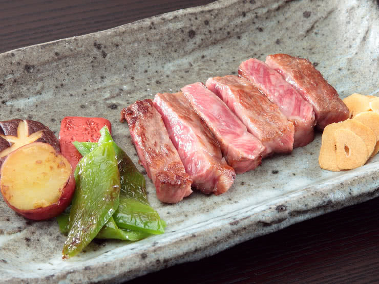 Comparing Steak Cuts: How to Choose the Japanese Wagyu Steak for