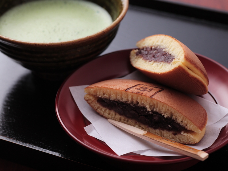 Stylish Cafes Near Cherry Blossom Viewing Spots in Tokyo