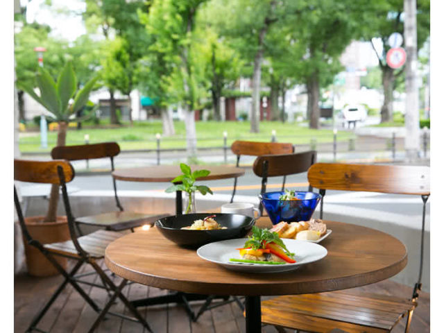 2. Casual Americal Restaurant BB'S