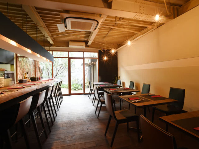 Restaurants Where You Can View Cherry Blossoms in Osaka and Kyoto