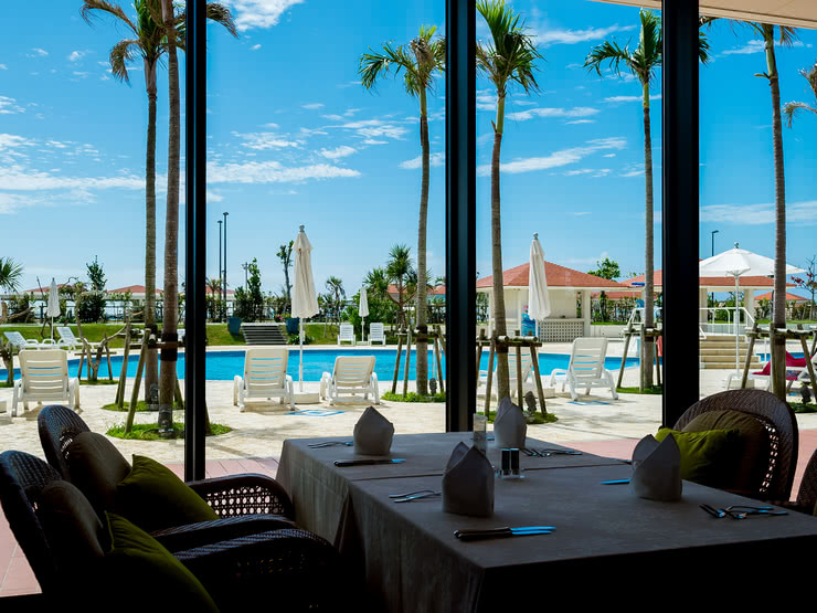 Restaurants and Cafes in Naha and Urasoe With a View of One of the Best Seas in Japan