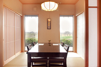 Restaurants in Fukuoka Where You Can Enjoy Your Meal While Viewing Cherry Blossoms
