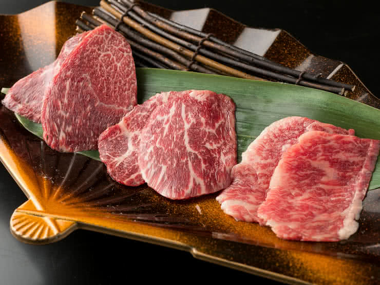 100% Japanese Wagyu Beef, A-5 Grade, One 22  