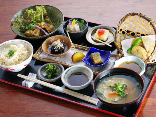 15 Exceptional Lunches in Osaka for Under 1,000 JPY