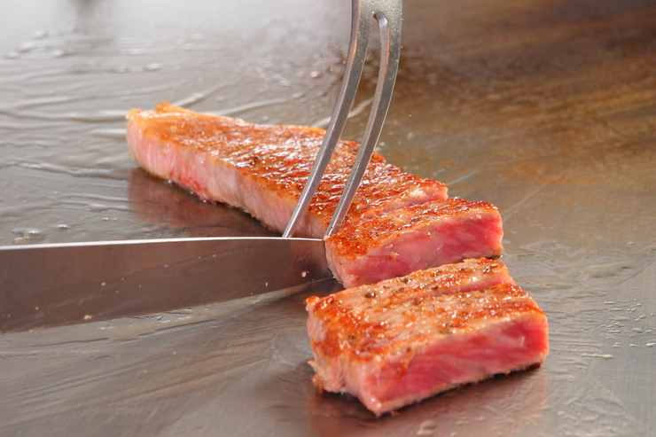 7. Teppan Steak Atout (Shinsaibashi / Teppanyaki)