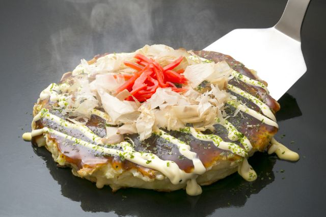 How to Eat Okonomiyaki in Japan Discover Oishii Japan -SAVOR JAPAN -Japanese Restaurant Guide-