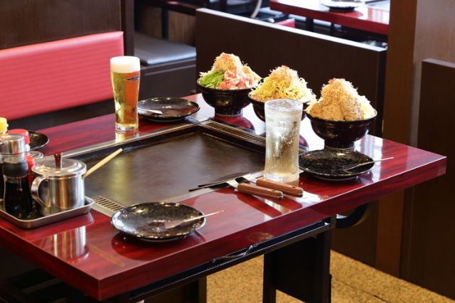 How to Eat Okonomiyaki in Japan Discover Oishii Japan -SAVOR JAPAN