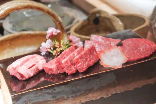 Eat Kuroge Wagyu beef at this Japanese restaurant in Ginza for