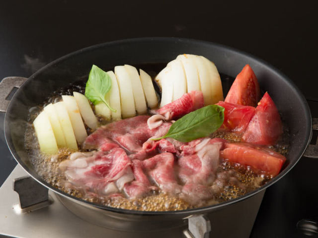 https://savorjapan.com/gg/content_image/tokyo-sukiyaki_Kyobashi-Basara_dish.jpg