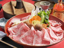 Aquatic Garden and Kyo Kaiseki Cuisine, Yakiniku, Nabe Cuisine -  Isshin_[Hida Beef Shabu-Shabu (sliced meat parboiled with vegetables)] and [Hida Beef Sukiyaki (hot pot stew)] Relax and enjoy in our private room.