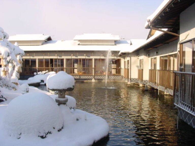 Aquatic Garden and Kyo Kaiseki Cuisine, Yakiniku, Nabe Cuisine -  Isshin_Outside view