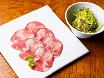 Korean Cuisine Anfan_Salt-Grilled Wagyu Tongue & Korean Salad - A perfect combination that elevates the deliciousness.