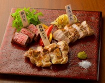 Kutsurogi Umasake Kakoiya Sendai Ekimae Branch_Miyagi Three Meat Platter (Sendai Beef, Mochi Pork, and Shinrin Chicken)