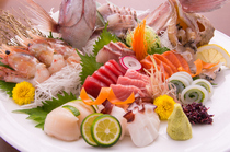Brasserie Rakuya_Have confidence in the seasonal "Assorted sashimi" (sliced raw fish)