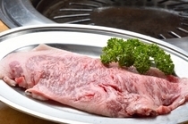 Yakiniku Bunka_Sirloin steak - light, with a concentrated flavor.