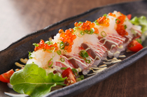 Oyaji Dining Shobu_Our "Grilled Salmon Carpaccio" makes for light eating and has a flavor you'll love