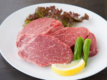 Tanaka Shoten Kaiunbashidori_Eat it quick before it's overdone! Filet meat