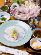 Akashi_A special puffer fish course set. Natural tiger puffer fish can be enjoyed in this lavish course dinner.