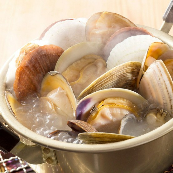 Yonpachi Gyojou Nishi-Shinjuku Branch_Fisherman's Shellfish Feast (Shell Hotpot)	