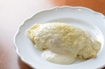 Asakusa Kitchen Omiya Nagoya Buidling Branch_[Pure white omurice] : the egg, chicken fried rice and sauce are all white