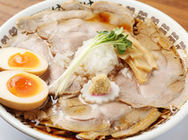 NEW OLD STYLE Meat Soba Keisuke_Talk about big impact, a meat mountain! Choose your favorite [Meat soba]