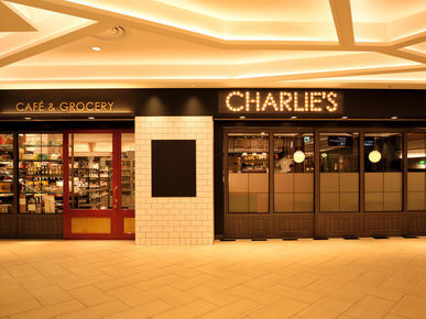 CHARLIE'S_Outside view