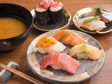 sushi tsukiji