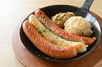 World Beer Museum, Dai Nagoya Building Branch_[3 Assorted Different Sausages] seasoned with herb and spice