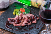 Steak & Wine Style  Budounoki_[Budou Steak] Served with Budou's aromatic rich sauce. 