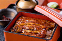 Unagi Toku_[Unaju MATSU (broiled eel topped on rice)] Adding the Kanto-style [steaming] process makes the eel fluffy and juicy.