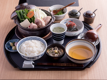 Hakata Mizutaki Hamadaya_[Hamadaya Gozen (set meal)] will luxuriously color your lunchtime. 