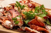 Shellfish, Shrimp and Crab_Herb-steamed Live Lobster - Savor a whole lobster shrimp luxuriously. *Reservation only