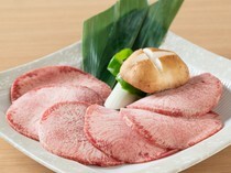 Yakiniku Saigyu Shibuya branch_Top grade salted gyutan (beef tongue) - The subtle flavor of the meat stands out.