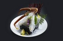 Kanimatsuba Main Branch_Snow Crab Sashimi - The extremely delicious flavors penetrate the five senses