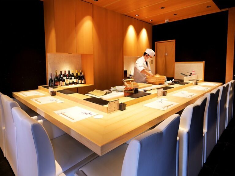 Akahagi Sushi Tamahagane_Inside view