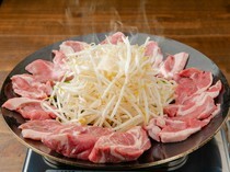 Jingisukan Eijin Bettei_Raw Lamb Shoulder - Enjoy the fresh flavors unique to fresh meat!