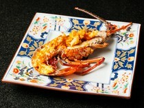 TEPPANYAKI STEAK SHU MIYAKO ISLAND_Teppanyaki Grilled Whole Ise Lobster - You'll be amazed at its tenderness and sweetness.