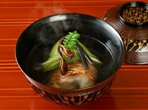 Waki Syun_Seasonal small bowl - Indulge in flavors that penetrate both the mind and body, leaving a lasting impression.